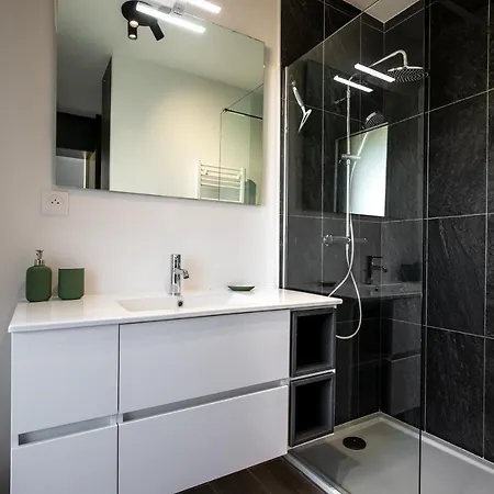 Superbe Bord De 아파트